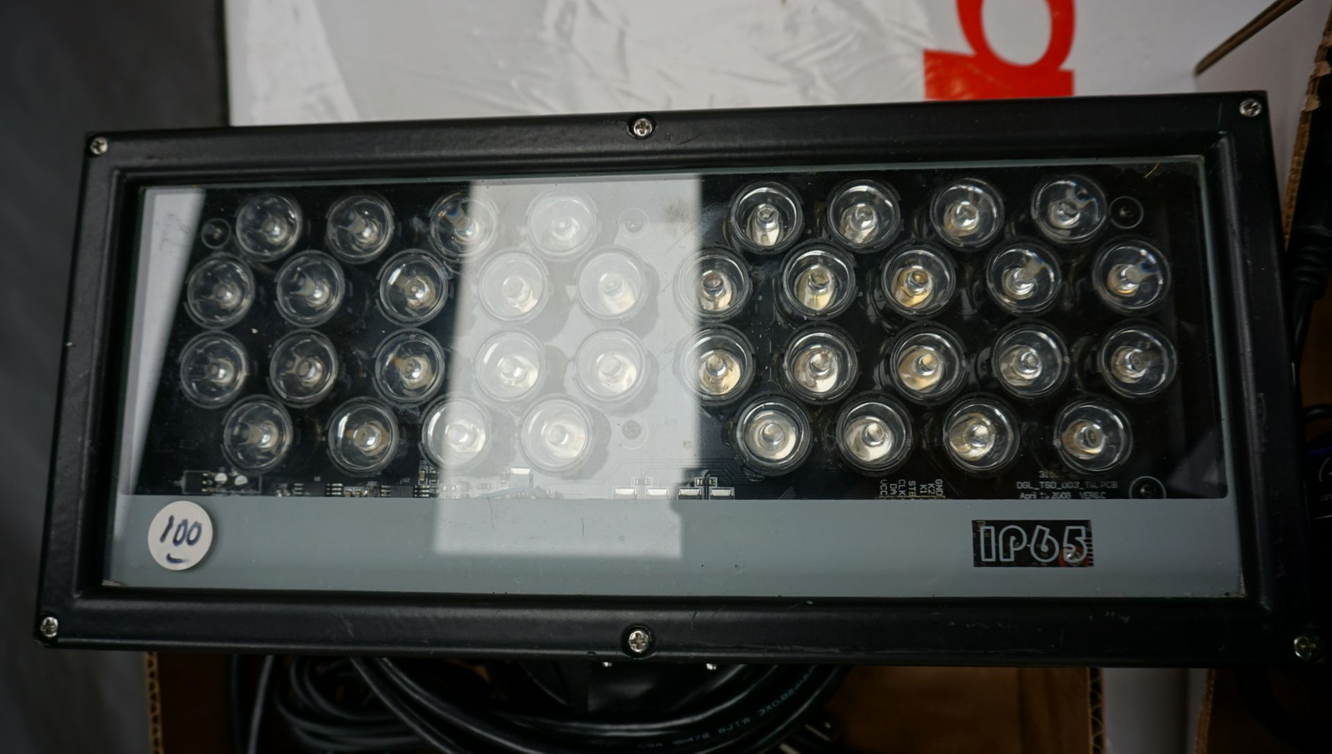 UNITS - LUMI IP65 LED WALL WASH LIGHTS C/W CABLES - Image 2 of 2