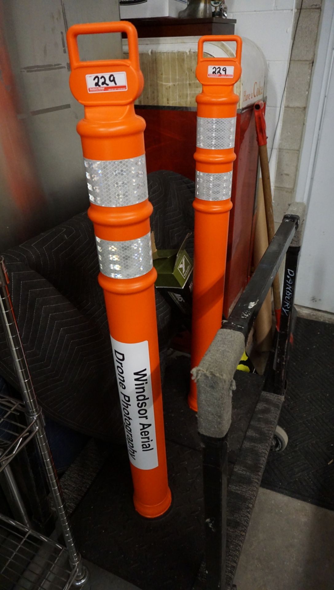 UNITS - ORANGE SAFETY POSTS