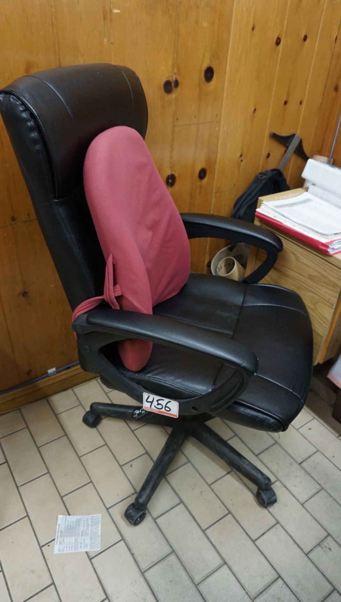 LOT - CONTENTS OF MAINTENANCE OFFICE, DESKS, CHAIRS, CABINETS, ETC - Image 2 of 7