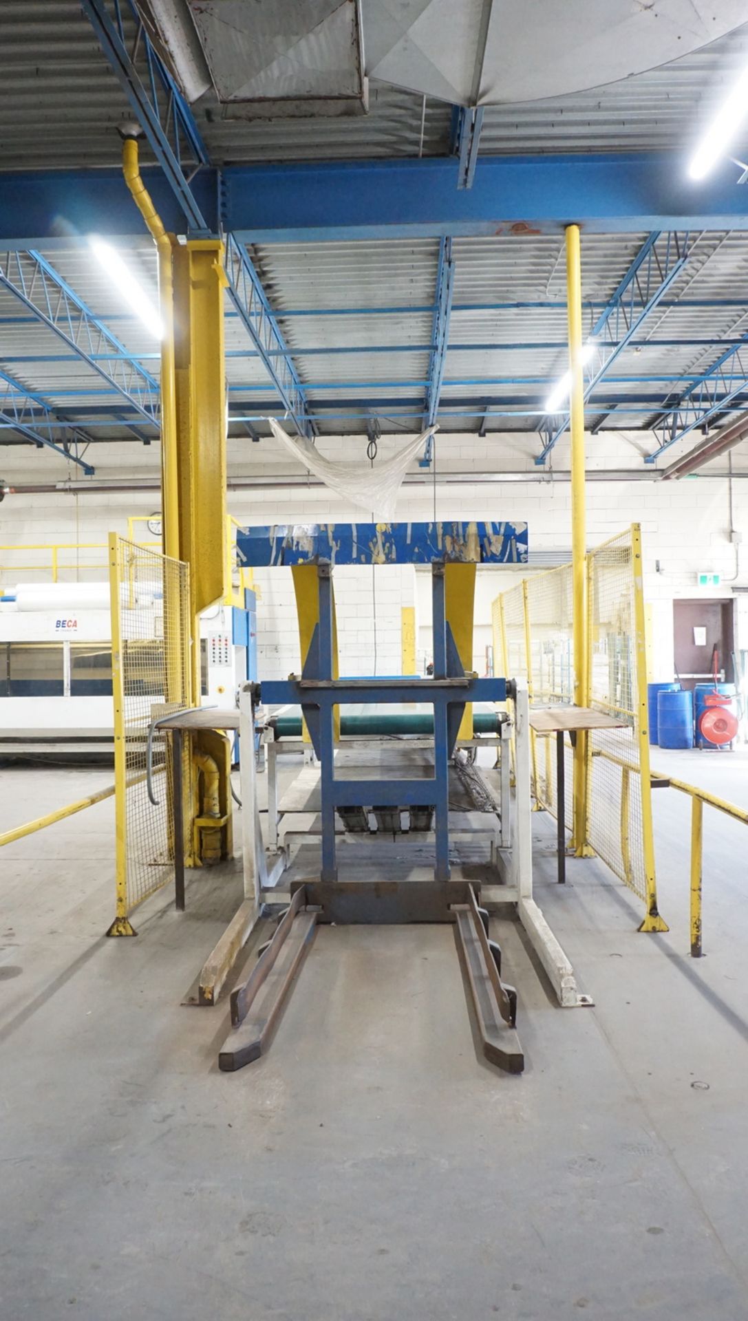 BECA PACKING SYSTEM FOR ROLLS OF FABRIC (MAX WIDTH 260CM) W/ POWER FEED CONVEYOR, PLASTIC FEEDING - Image 2 of 6