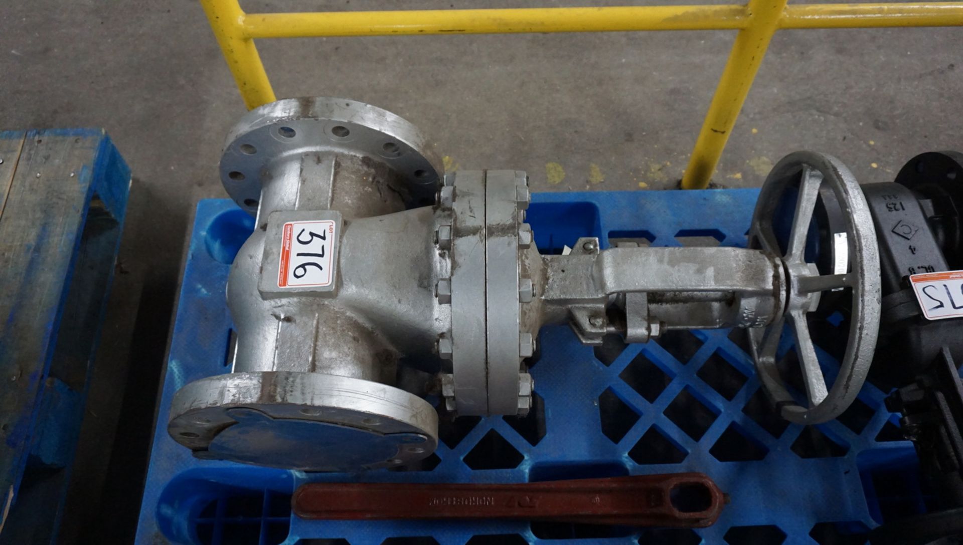 6" C33XUF VALVE