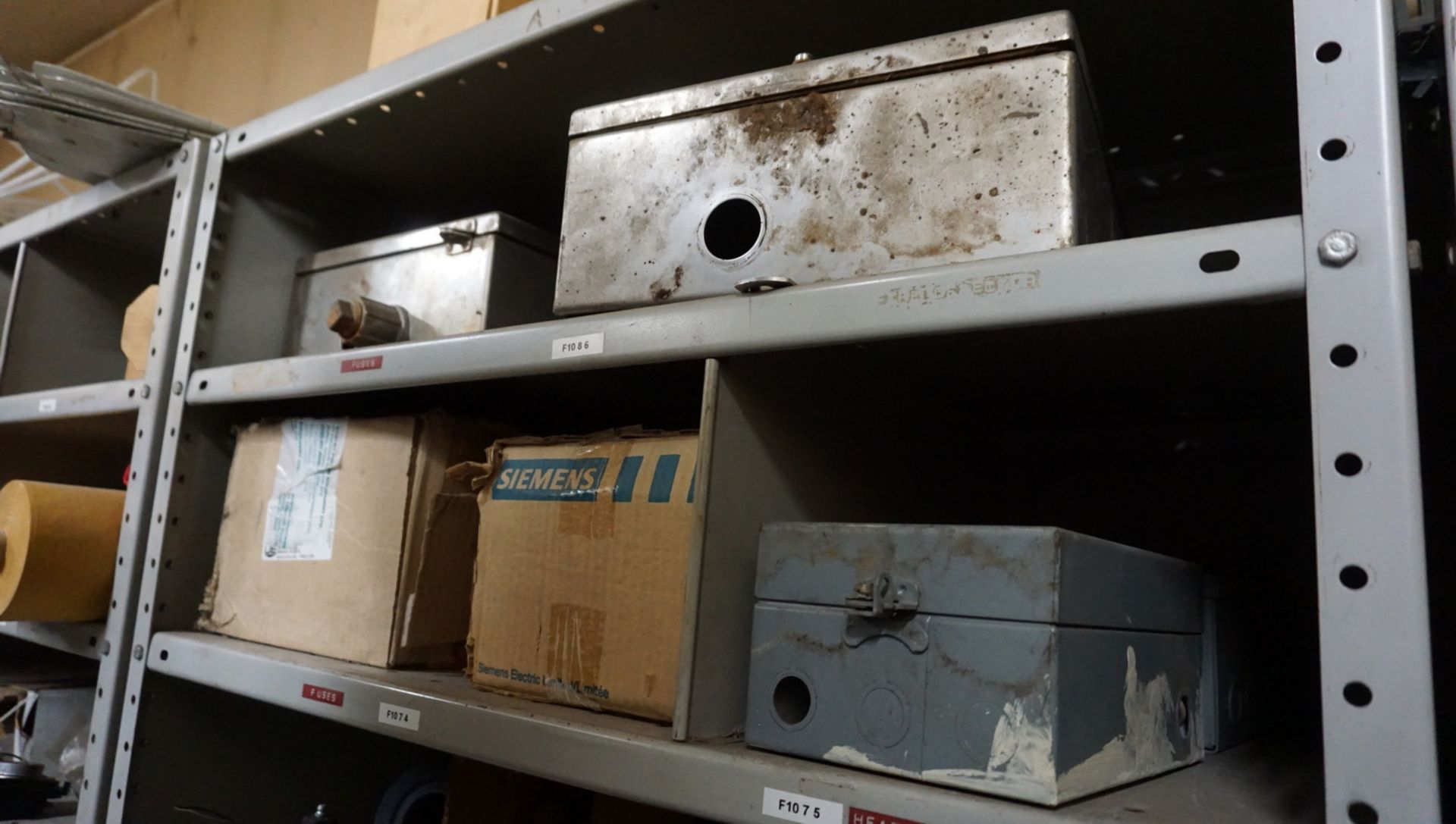 LOT - CONTENTS OF PARTS ROOM C/O: REDUCERS, VALVES, AB, SIEMENS, HONEYWEEL, MARTIN BUSHINGS, - Image 24 of 31