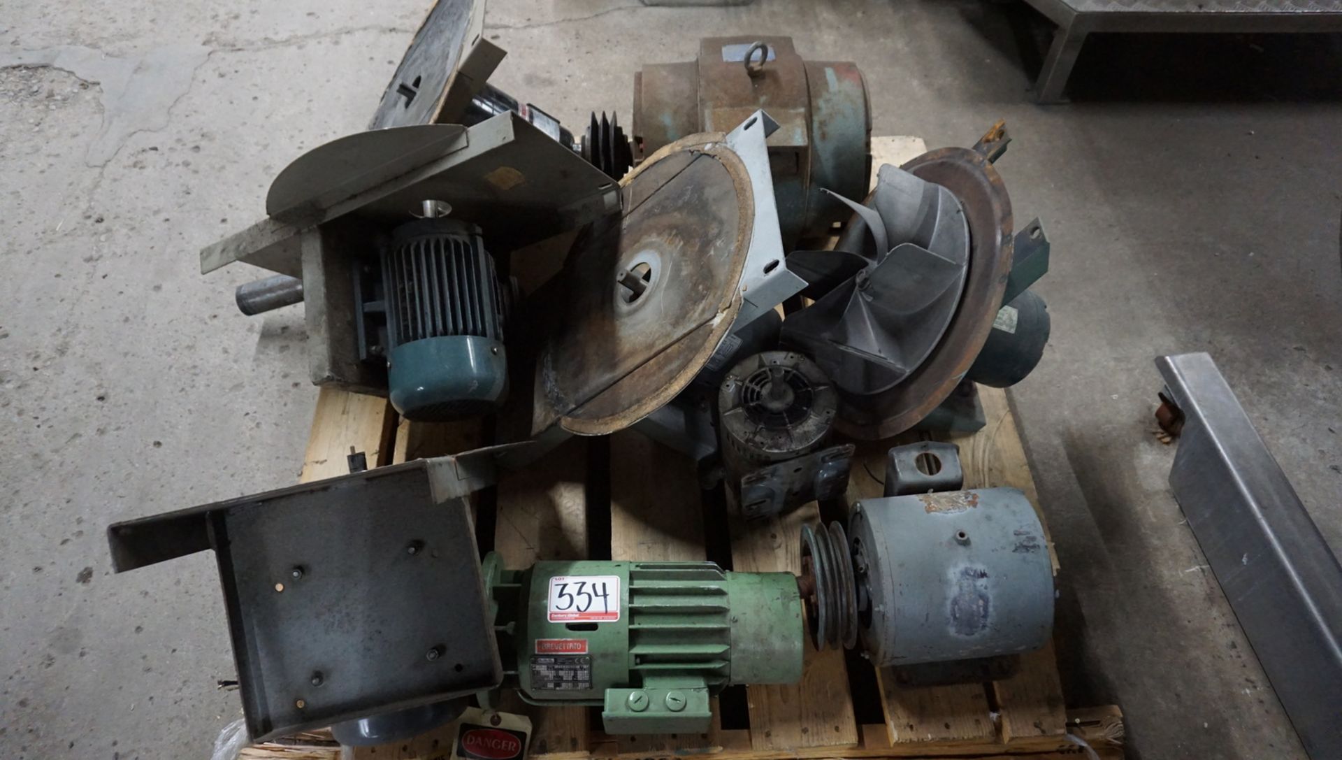 LOT - ASSTD SBC, GE, & LEESON 1.5 & 3HP MOTOS (200-230, 460, & 575V)