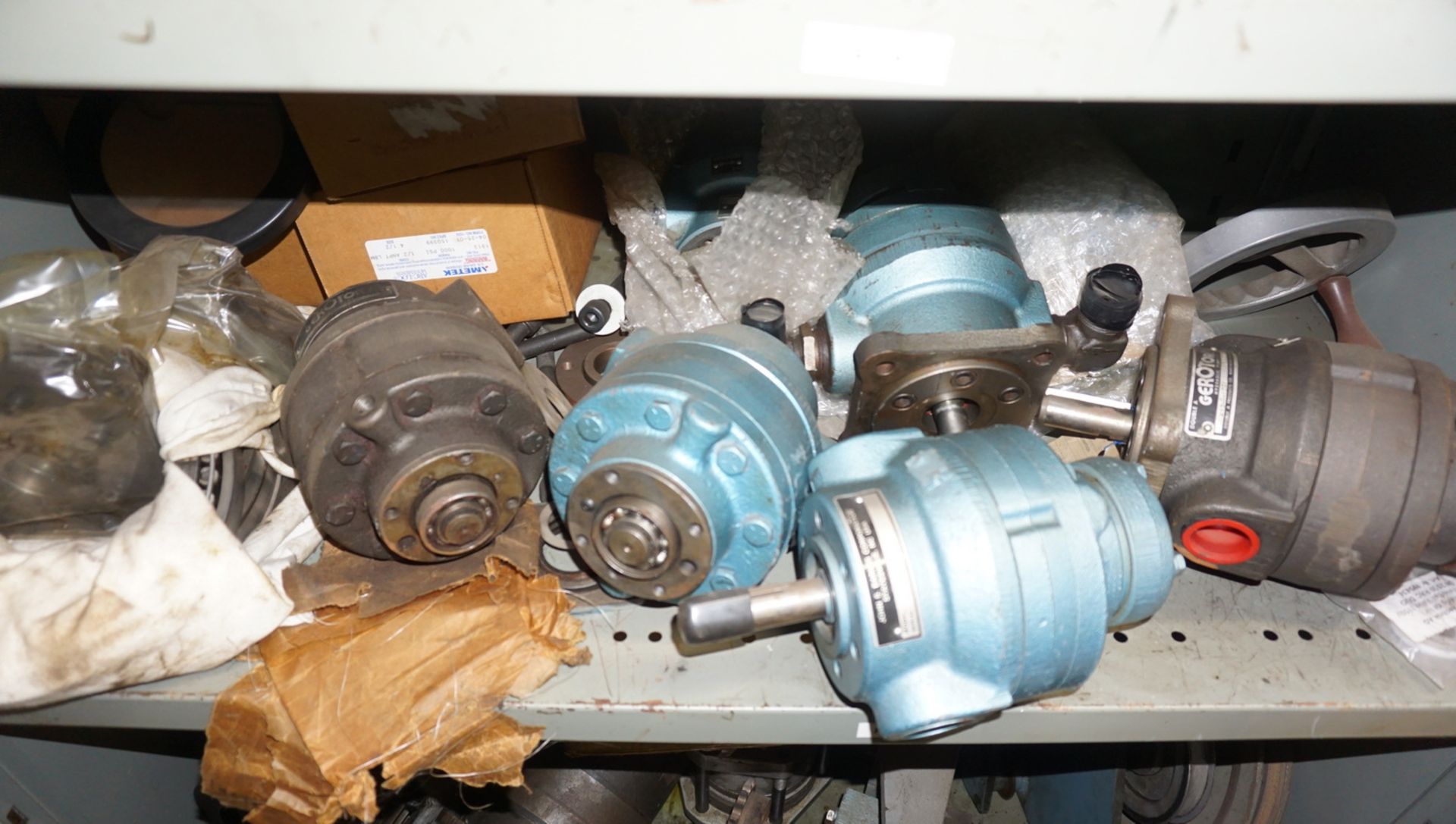 LOT - CONTENTS OF PARTS ROOM C/O: REDUCERS, VALVES, AB, SIEMENS, HONEYWEEL, MARTIN BUSHINGS, - Image 9 of 31