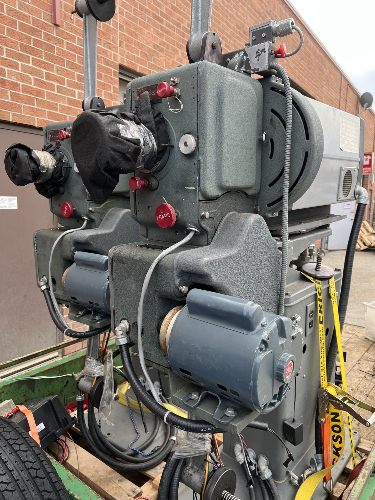 LOT - (2) STRONG ELECTRIC SUPER LUME-X VINTAGE 35MM MOVIE PROJECTORS (LOCATED IN COBURG, ONTARIO) - Image 2 of 7