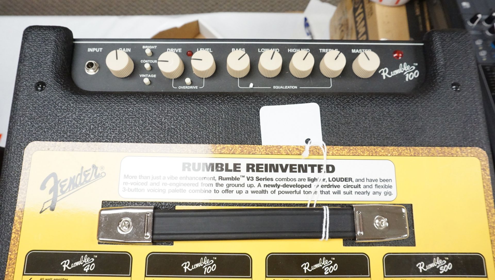 FENDER RUMBLE 100 V3 BASS AMP - Image 2 of 3