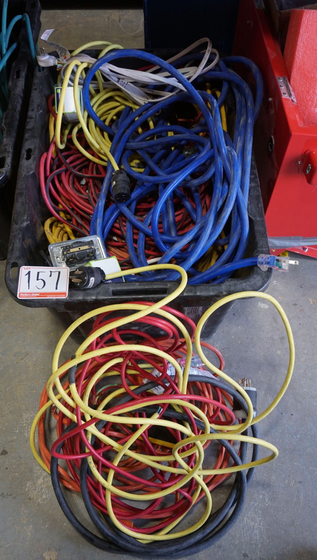 LOT - EXTENSION CORDS (1 BIN)