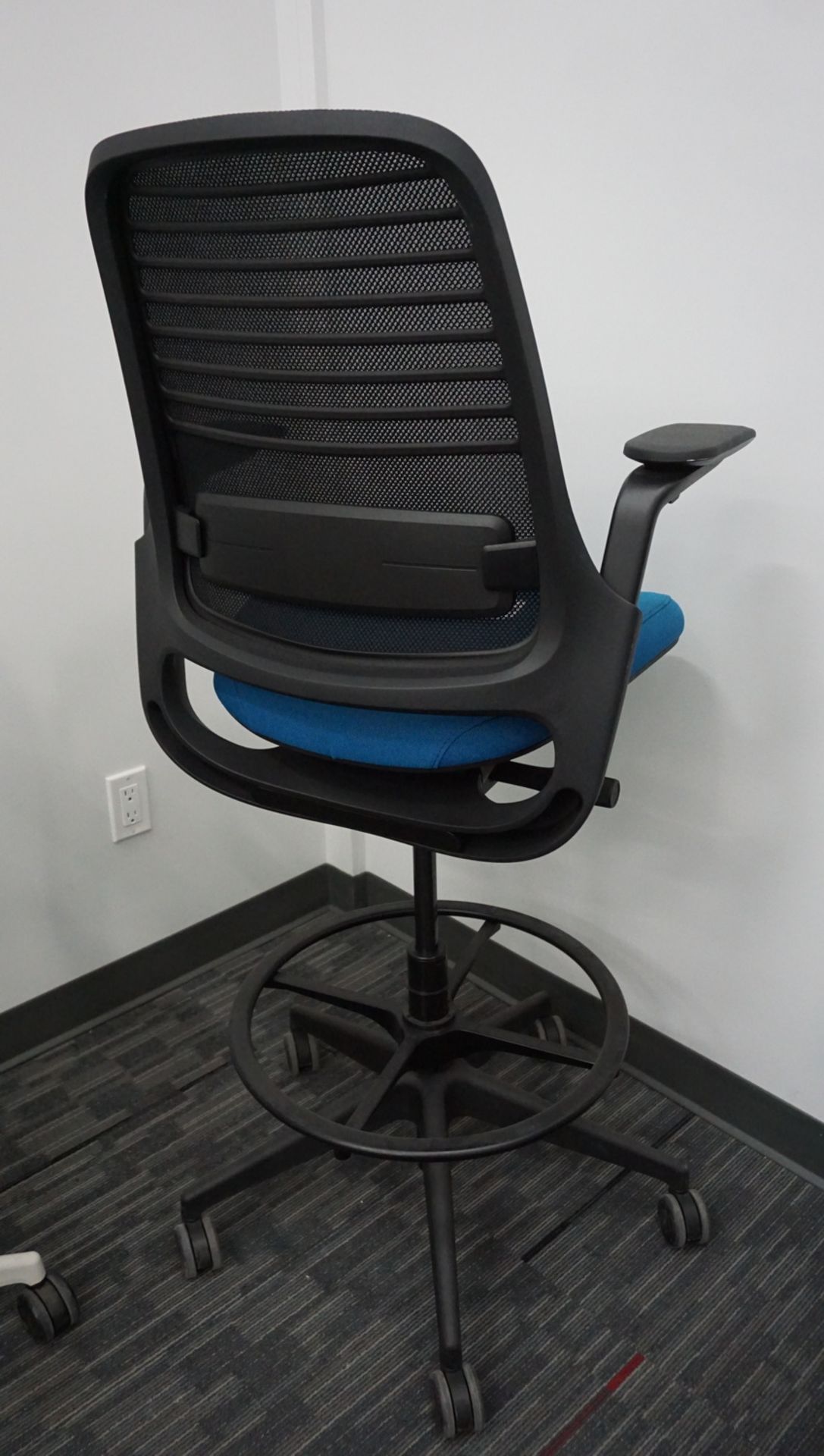 STEELCASE SERIES 1 STOOL W/ BLUE FABRIC SEAT & BLK MESH BACK & LUMBAR SUPPORT (MSRP $1,500) - Image 2 of 2