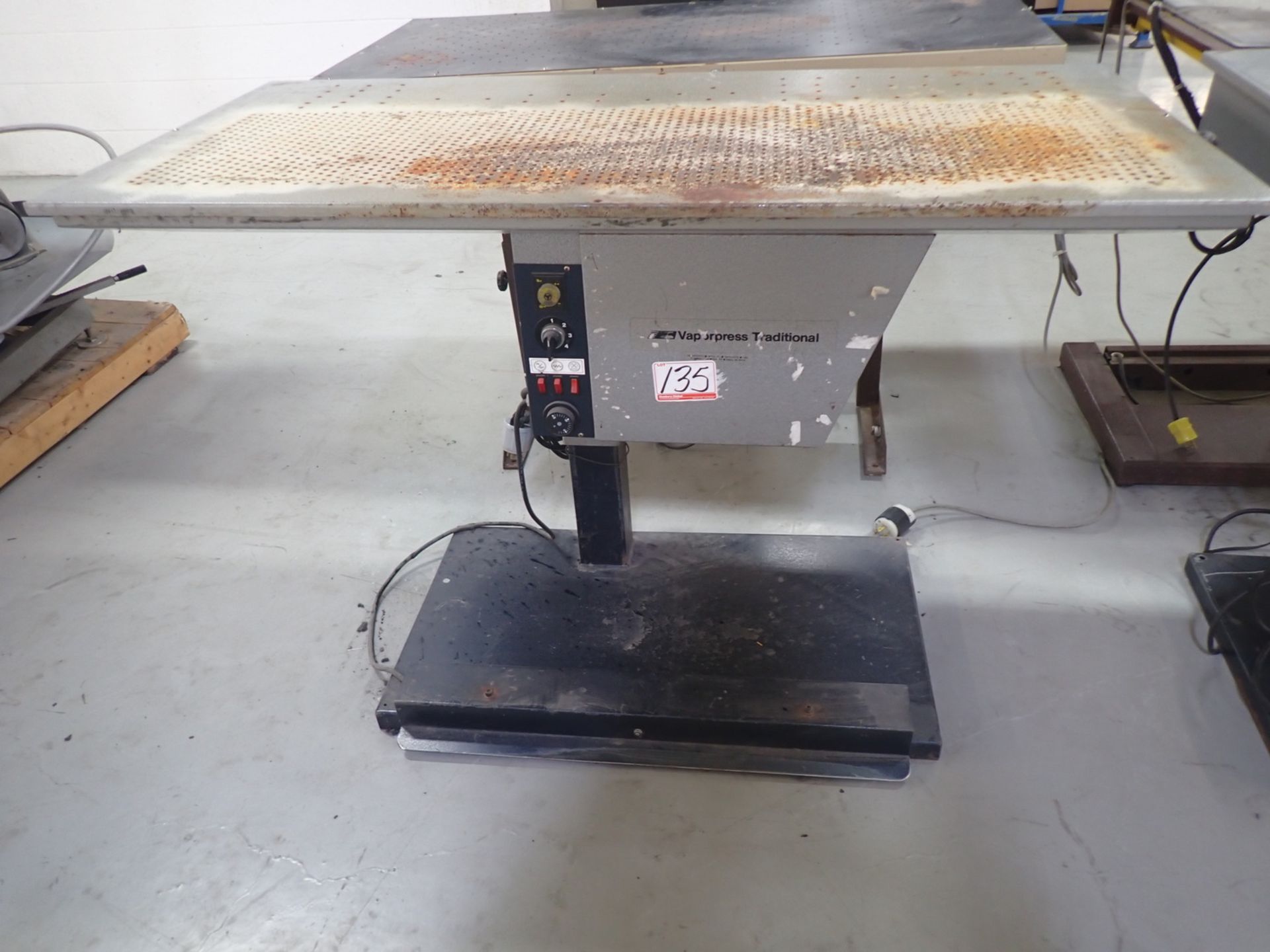 VAPOR-PRESS TRADIT STEAM PRESS TABLE, S/N 0058 (220V)