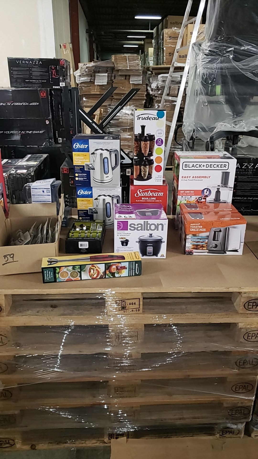 LOT - TOASTERS, KETTLES, RICE COOKER, BLENDER, SPICE RACK, BRITA ...