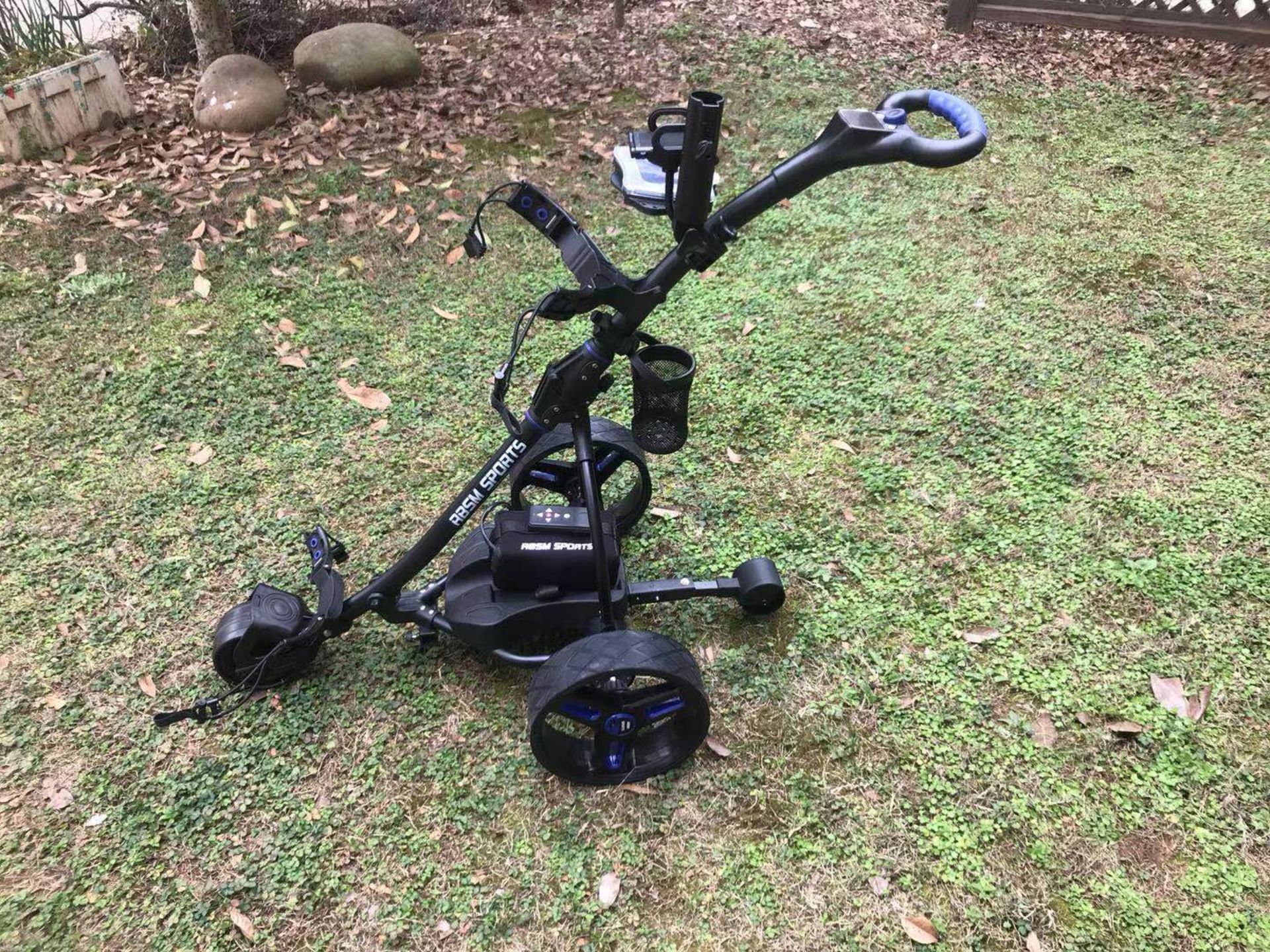RBSM SPORTS G93R E-GOLF TROLLEY W/ REMOTE CONTROL (RENTAL UNIT) (TESTED - WORKING) (NEW COST $1,500) - Image 3 of 8