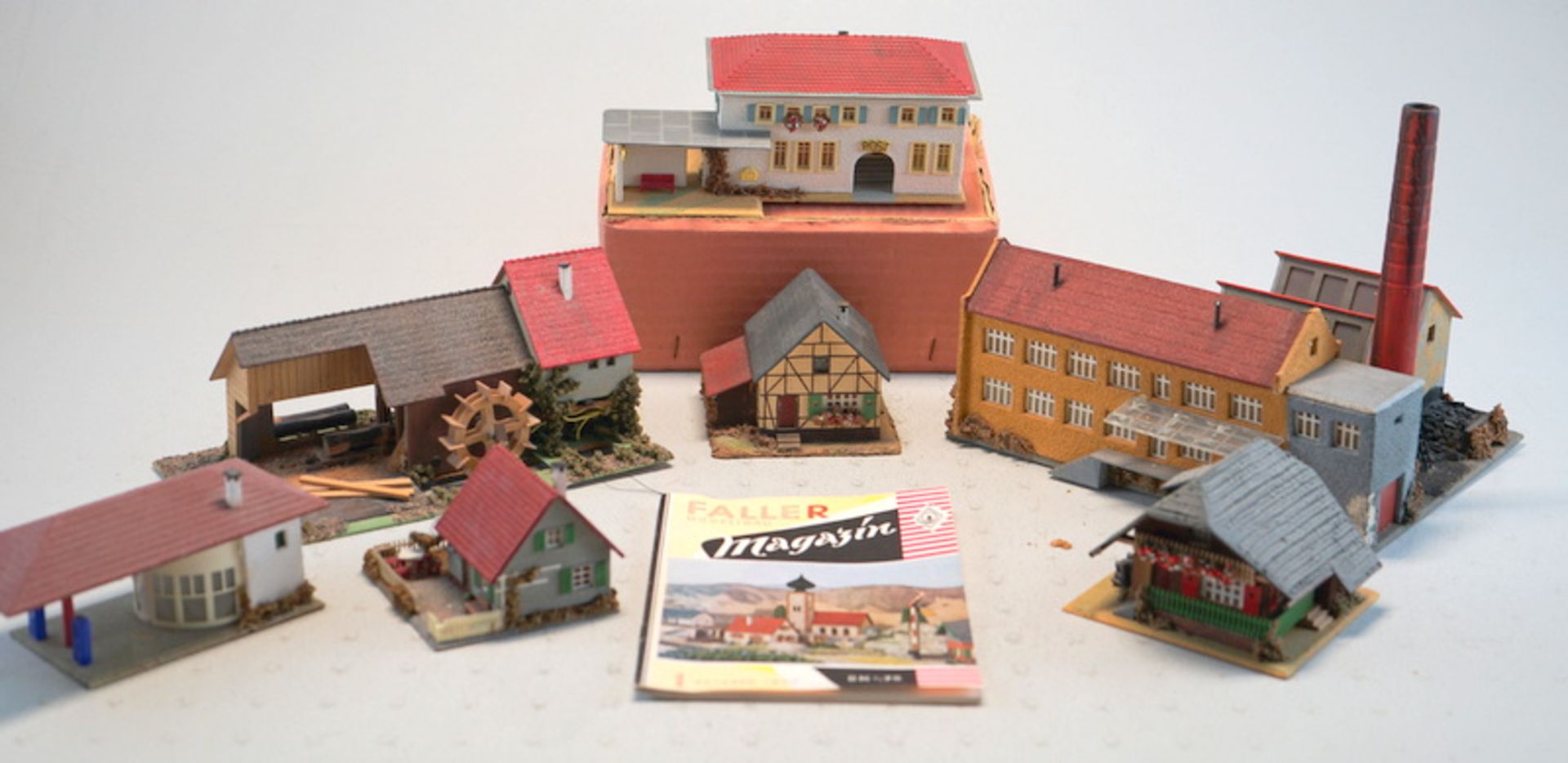 Sammlung Faller-Gebäude-Modelle 50er Jahre