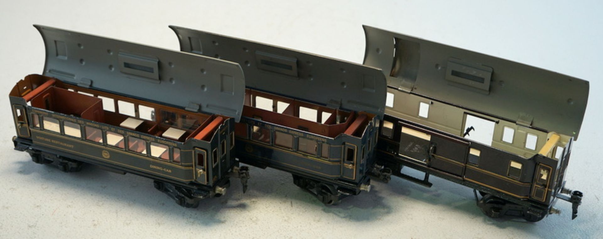 Märklin 1929ff, Gebr. Märklin & Cie., G.m.b.H. Göppingen: Sammlung von 3 märklin-Wagen, Spur 0 - Bild 3 aus 4