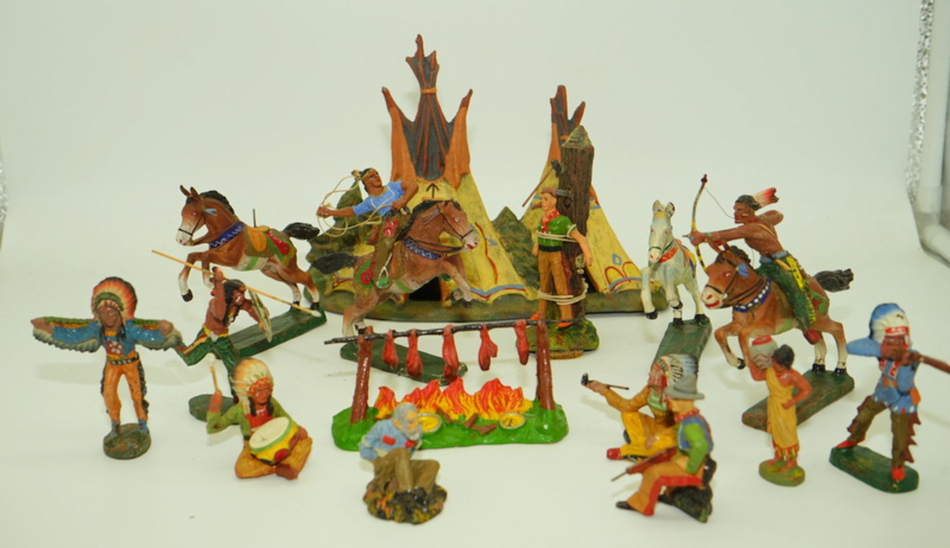 hist. Elastolin-Figuren Indianer u. Trapper, 1:25, Hausser.