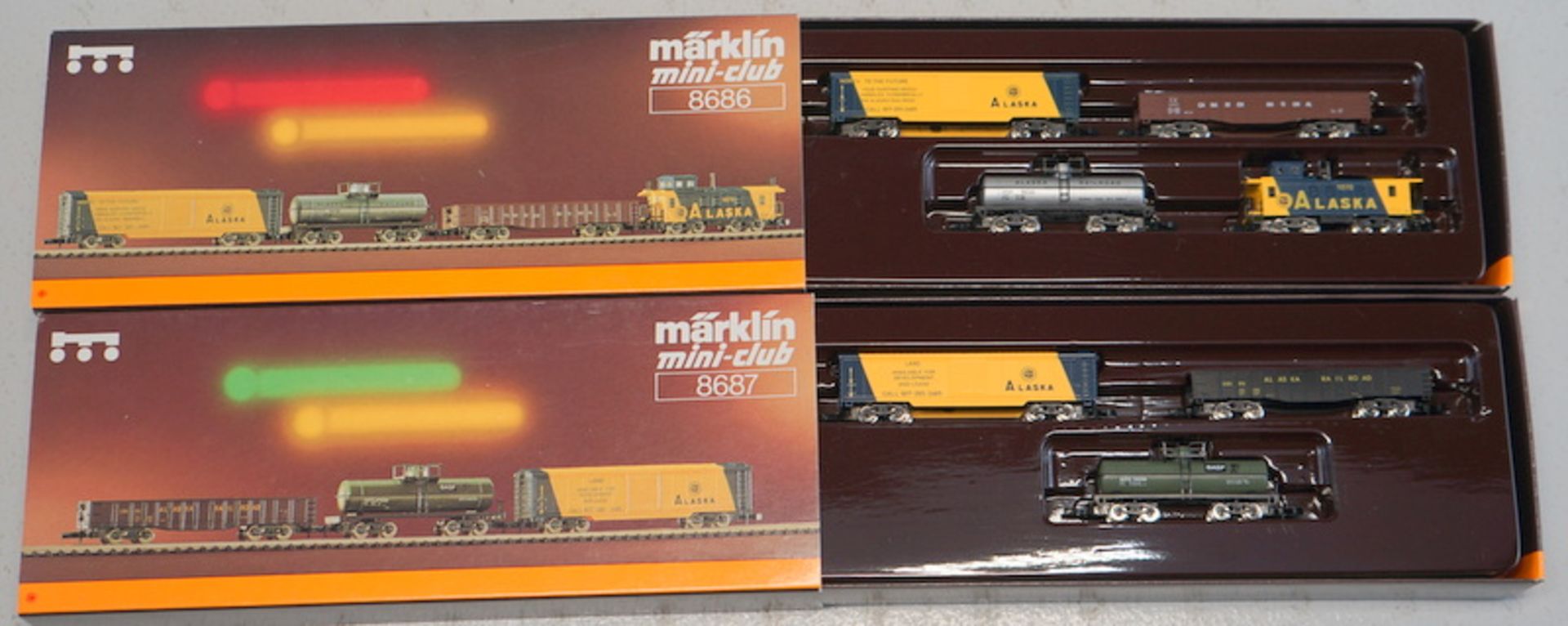 Märklin ab 1954, Gebr. Märklin & Cie., G.m.b.H. Göppingen: Miniclub Alaska-Wagen-Set #8686 & #8687 - Bild 2 aus 2