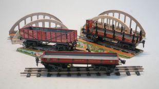 Märklin 1929ff, Gebr. Märklin & Cie., G.m.b.H. Göppingen: Sammlung von 5 märklin-Güterwagen u. Schie