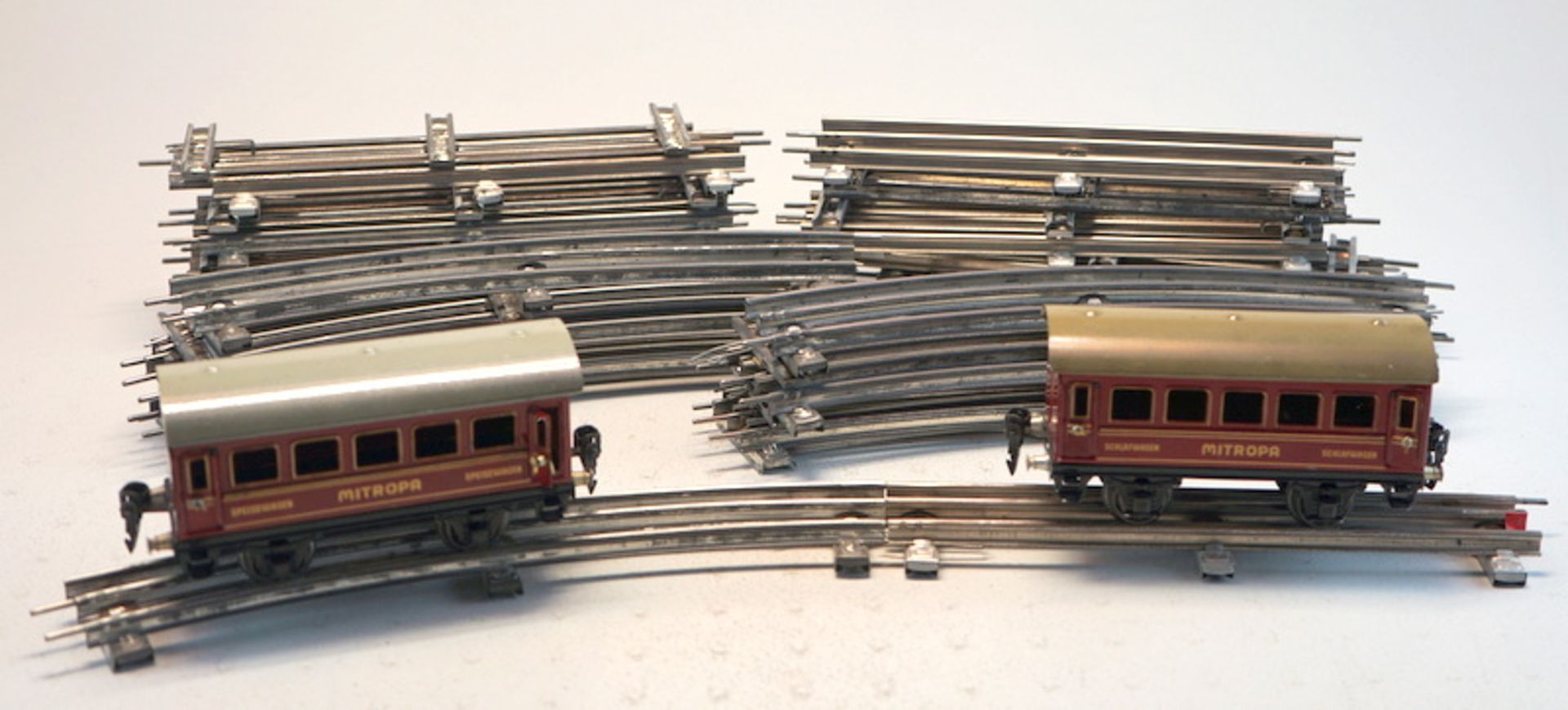 Märklin 1929ff, Gebr. Märklin & Cie., G.m.b.H. Göppingen: 2 alte märklin-Personenwagen "MITROPA" u