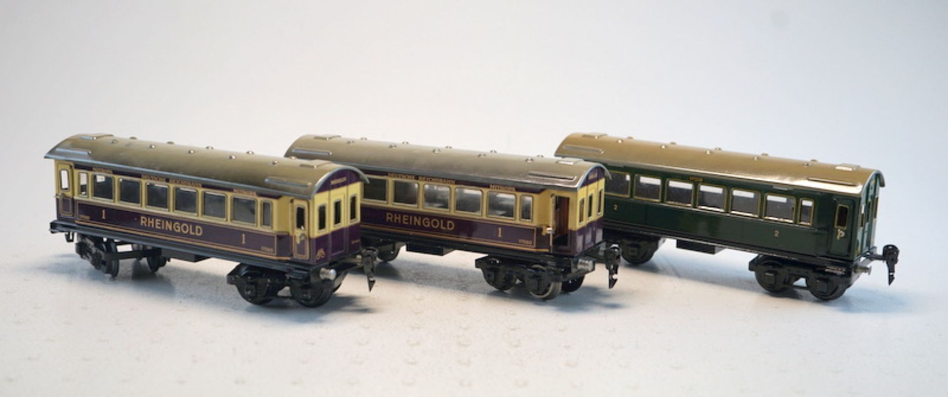 Märklin 1929ff, Gebr. Märklin & Cie., G.m.b.H. Göppingen: Sammlung von 3 märklin-Wagen, Spur 0