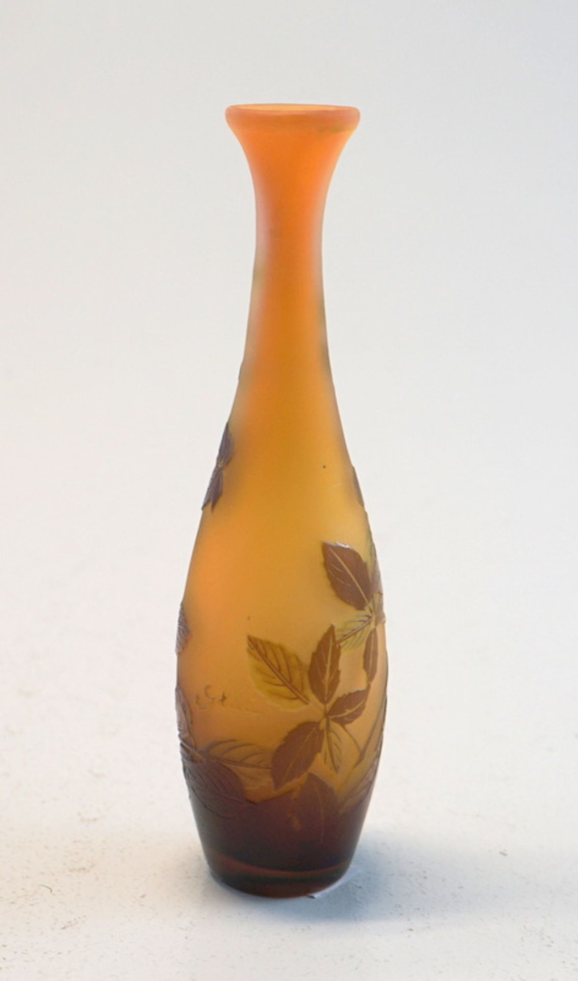Gallé, Emile: kleine schlanke Vase mit Brombeerdekor - Image 3 of 3