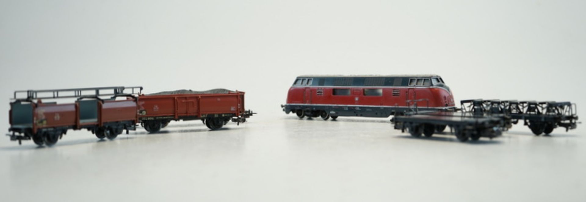 Märklin ab 1954, Gebr. Märklin & Cie., G.m.b.H. Göppingen: Konvolut von märklin-Wagen u. einer Lok,