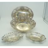 Sammlung von 4 Schalen mit Durchbruchfahne, Rokoko-Stil, 800er Silber