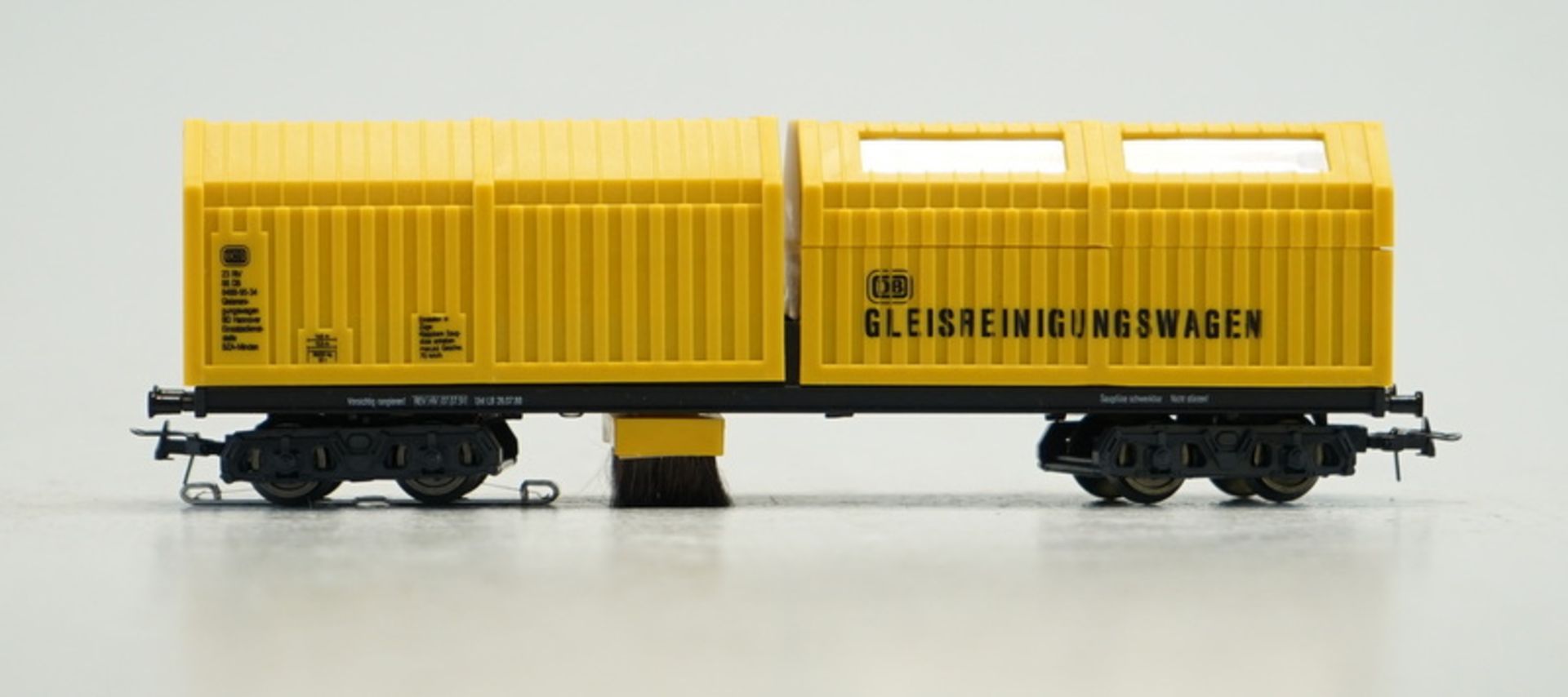 LUX-Modellbau: #8820 Gleisstaubsauger, Spur H0 digital.