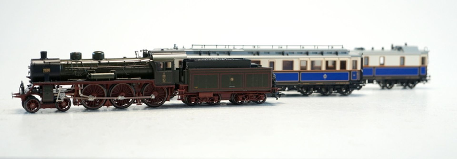 Märklin ab 1954, Gebr. Märklin & Cie., G.m.b.H. Göppingen: 2 Zug-Sets vom Hofzug Kaiser Wilhelm II.,