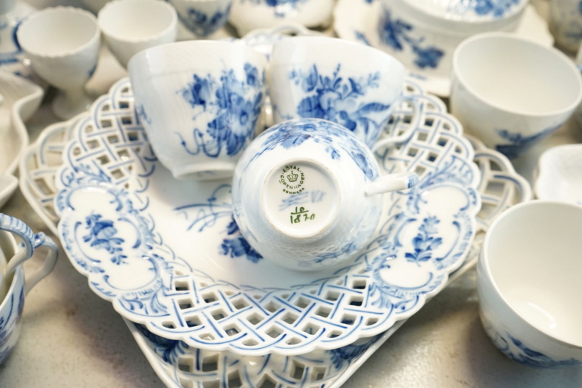 Royal Copenhagen, Dänemark: Kaffee & Tee-Service Blaue Blume geschweift - Image 4 of 4