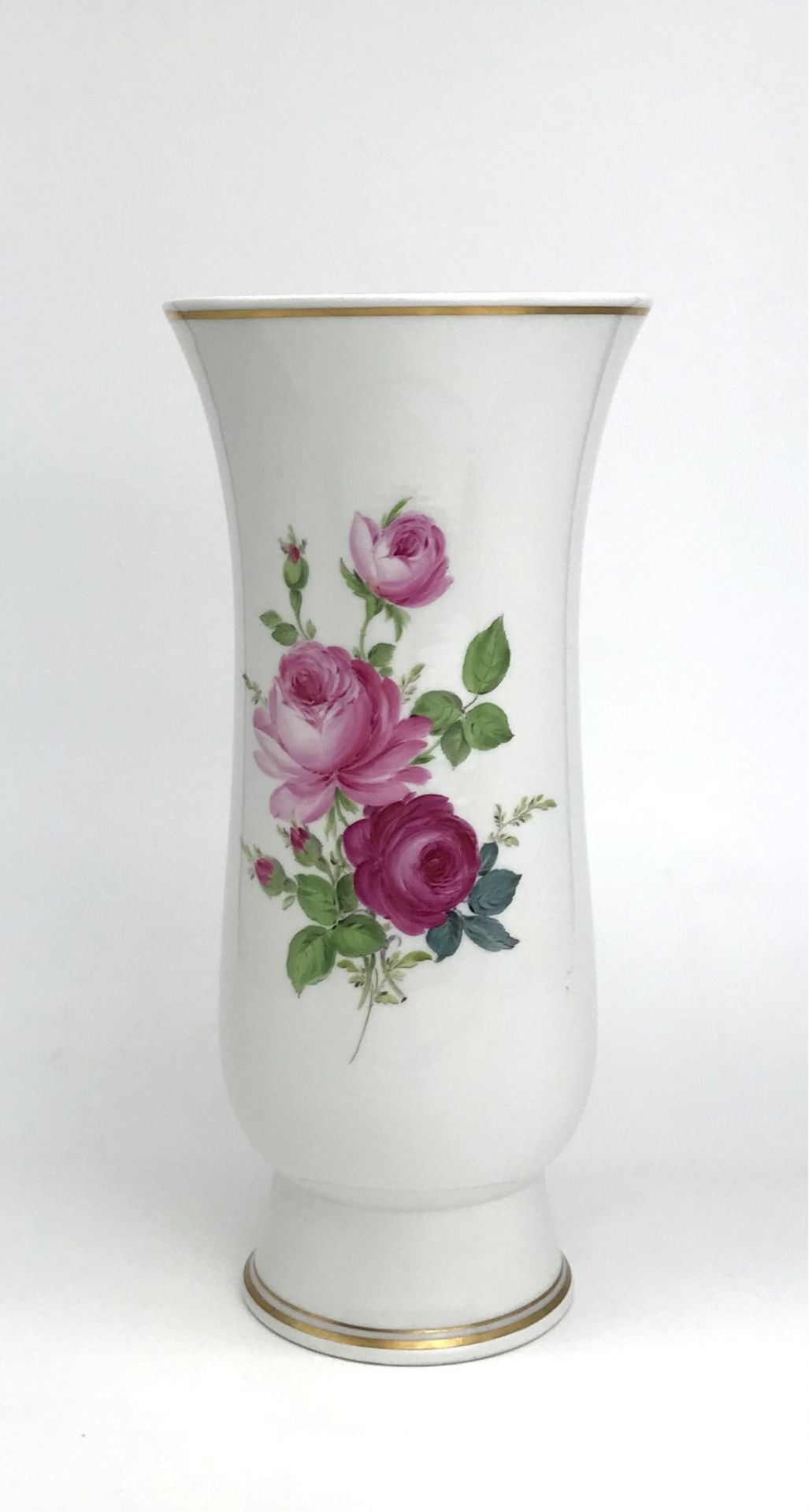 Staatlich Meissen: große Vase mit Rosendekor