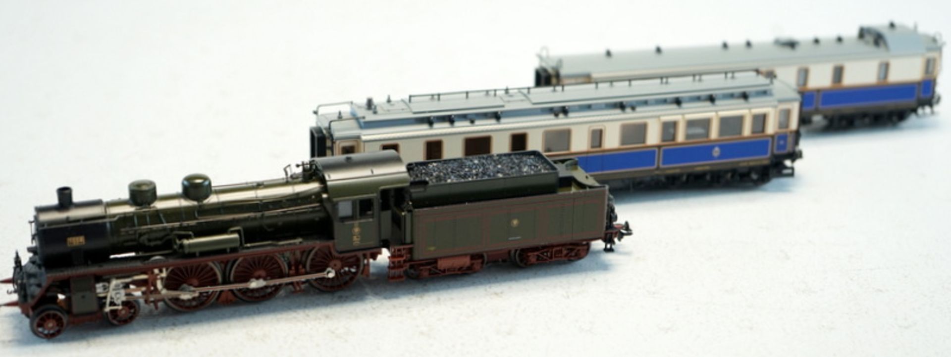 Märklin ab 1954, Gebr. Märklin & Cie., G.m.b.H. Göppingen: 2 Zug-Sets vom Hofzug Kaiser Wilhelm II., - Image 2 of 4