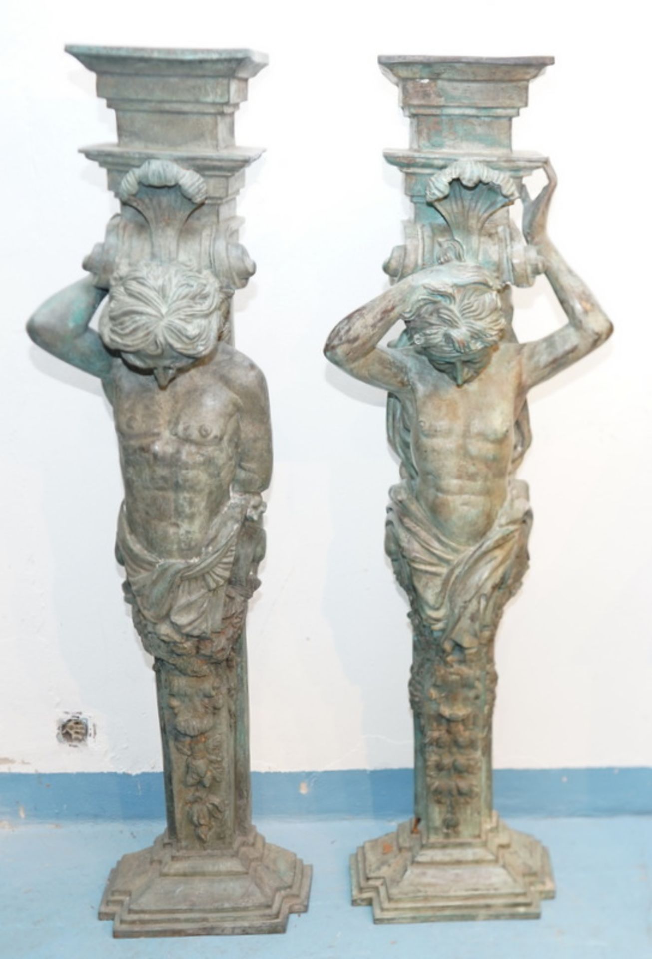 Bronze Pärchen Pilaster mit Atlanten. 140cm