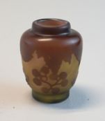 Gallé, Emile: kleine bauchige Vase mit Weinlaubdekor