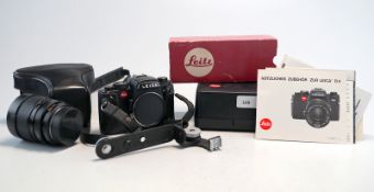 Leica, Ernst Leitz GmbH Wetzlar: Leica R4 mit Objektiv Vario-Elmar-R 1:3,5-4,5/28-70mm