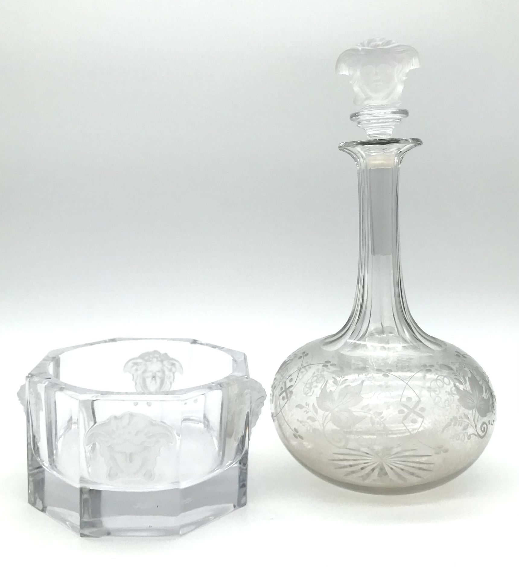 Rosenthal, Versace: Glasschale und Flaschenverschluß "Medusa Lumiere"