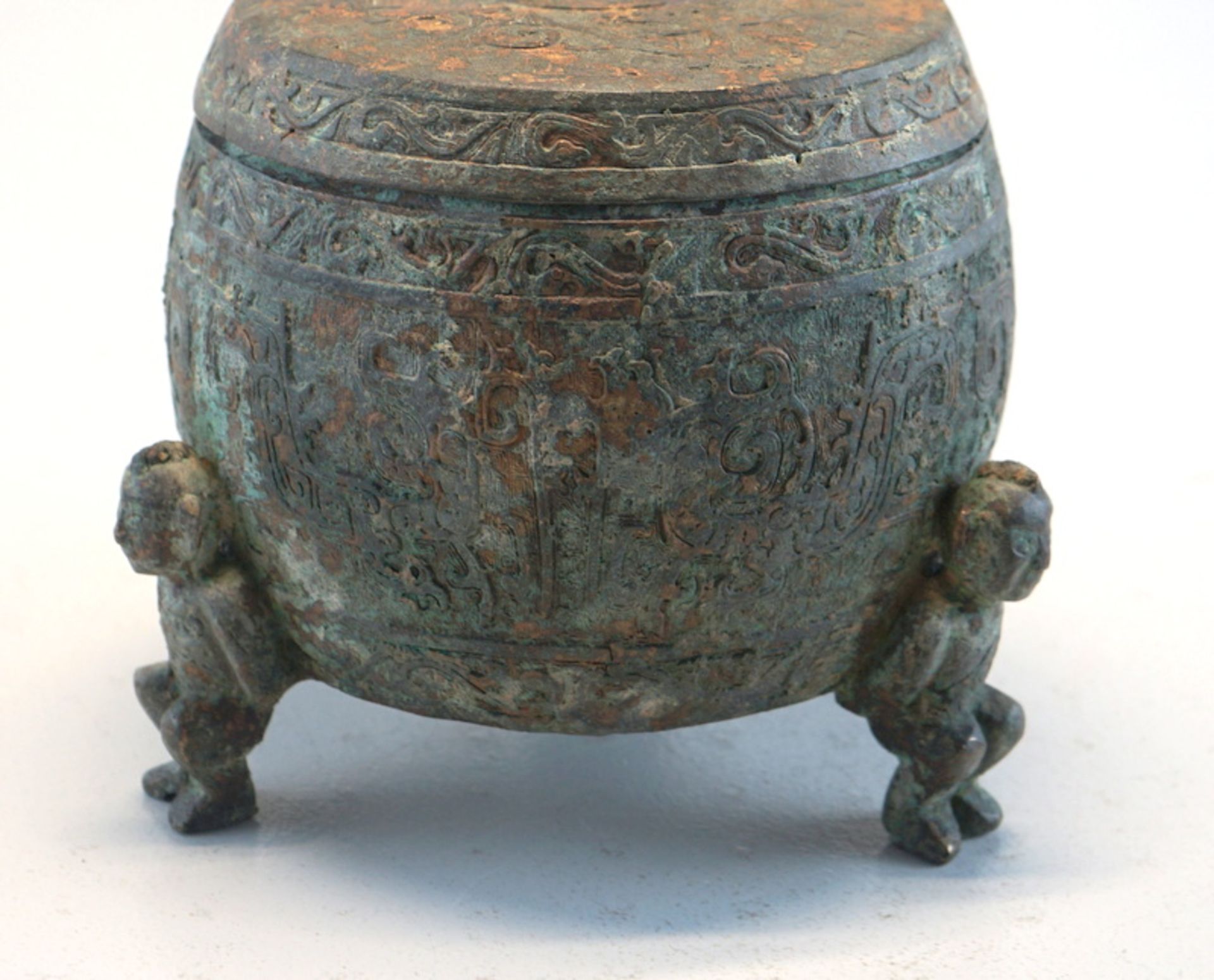 Vorratsgefäß im Stil der Tang Dyn. Bronze patiniert - Image 2 of 5