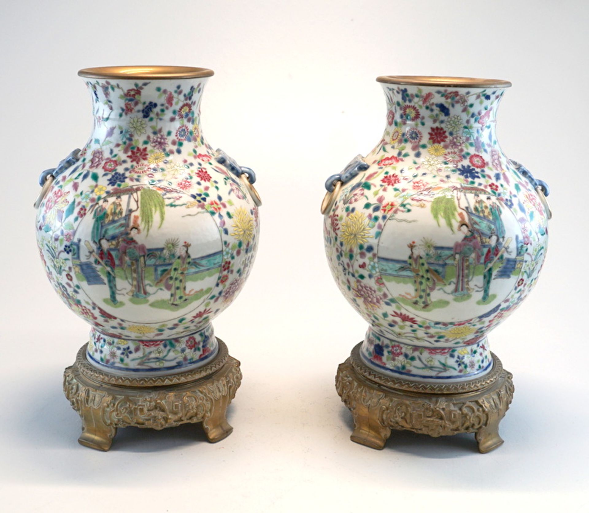 Pärchen Millefleur Vasen bronzemontiert China Kangxi Marke 18/19 Jh.