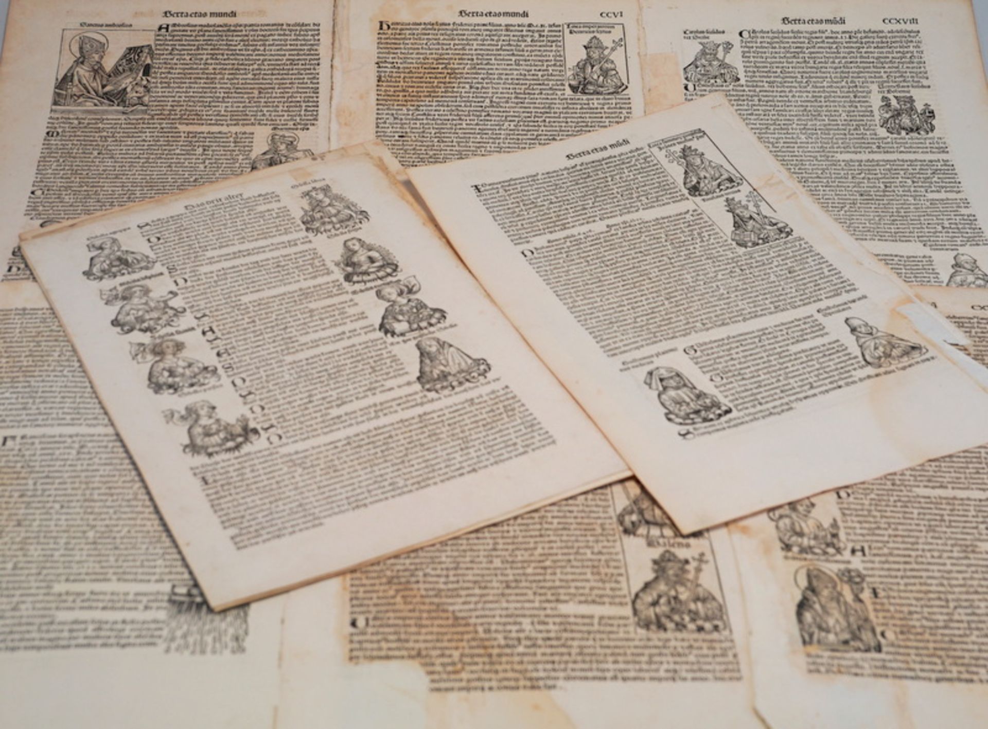 Sammlung von 12 Blatt Schedelsche Weltchronik von 1493