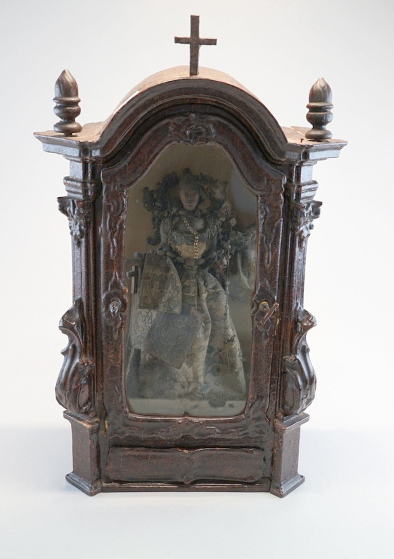 Tabernackel mit Madonnenskulptur 1730 wohl Schweiz