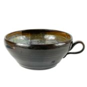 Bryan NEWMAN (1935-2019) Studio pottery mug