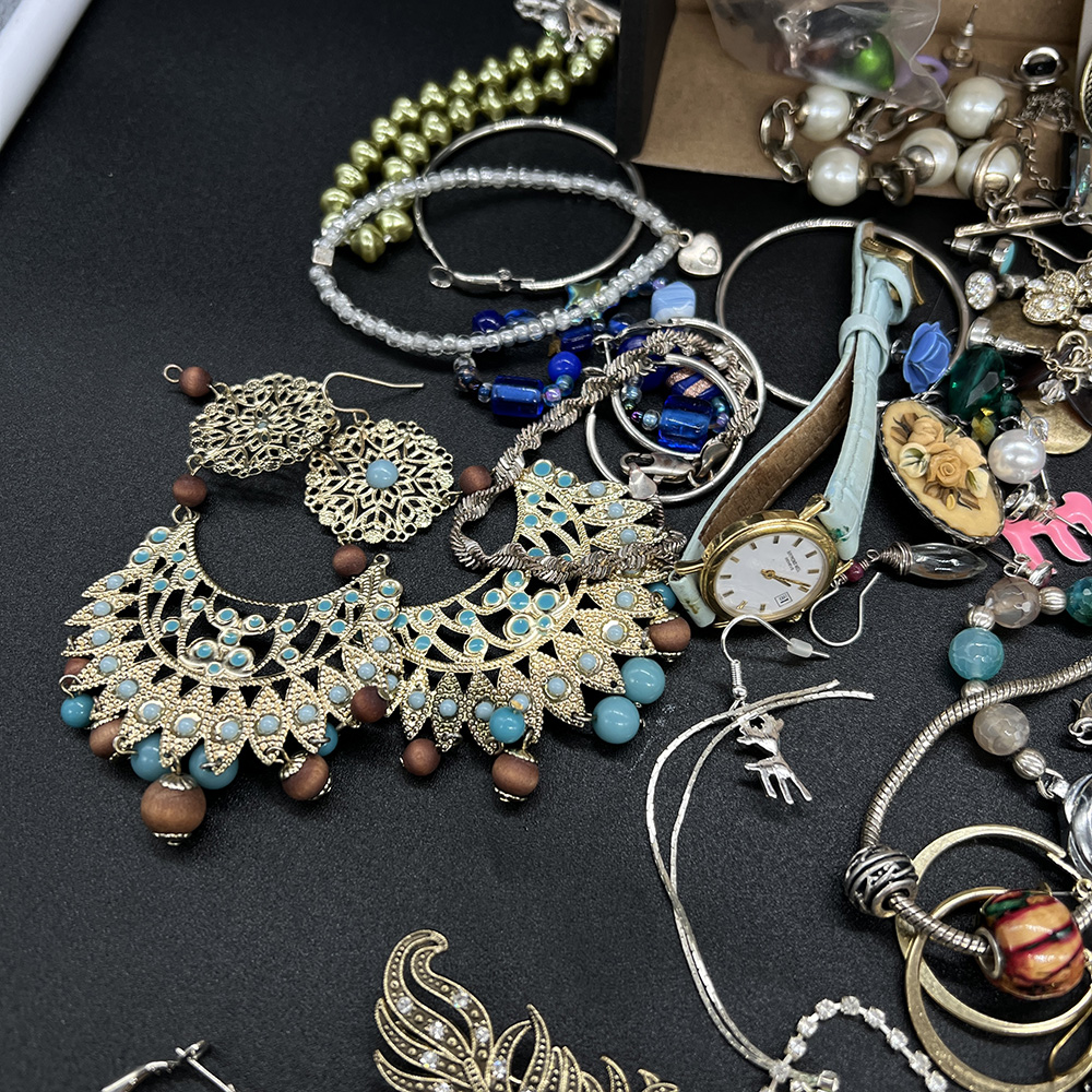 Mixed lot of costume jewellery - Image 3 of 7