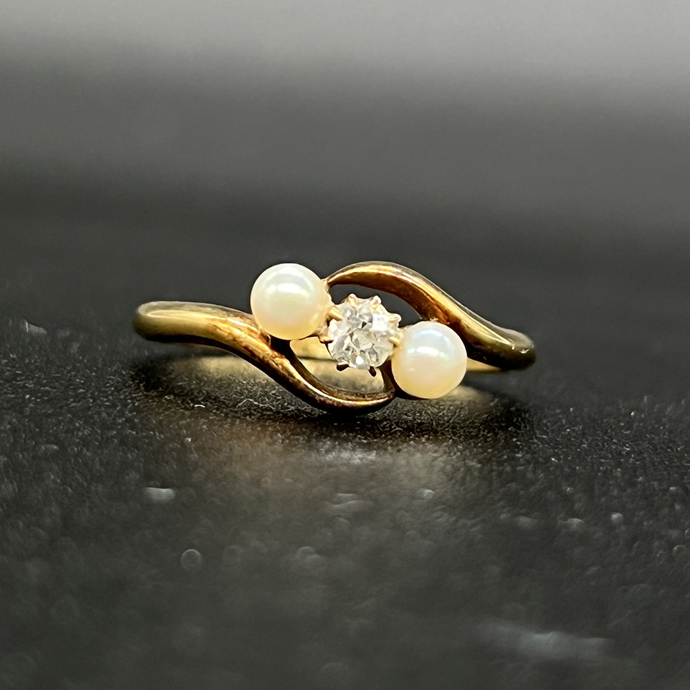 18ct yellow gold diamond and cultured pearl set ring - Image 3 of 4