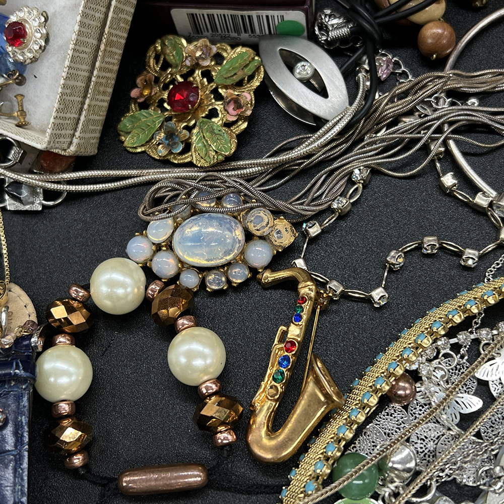 Mixed lot of costume jewellery - Image 5 of 10