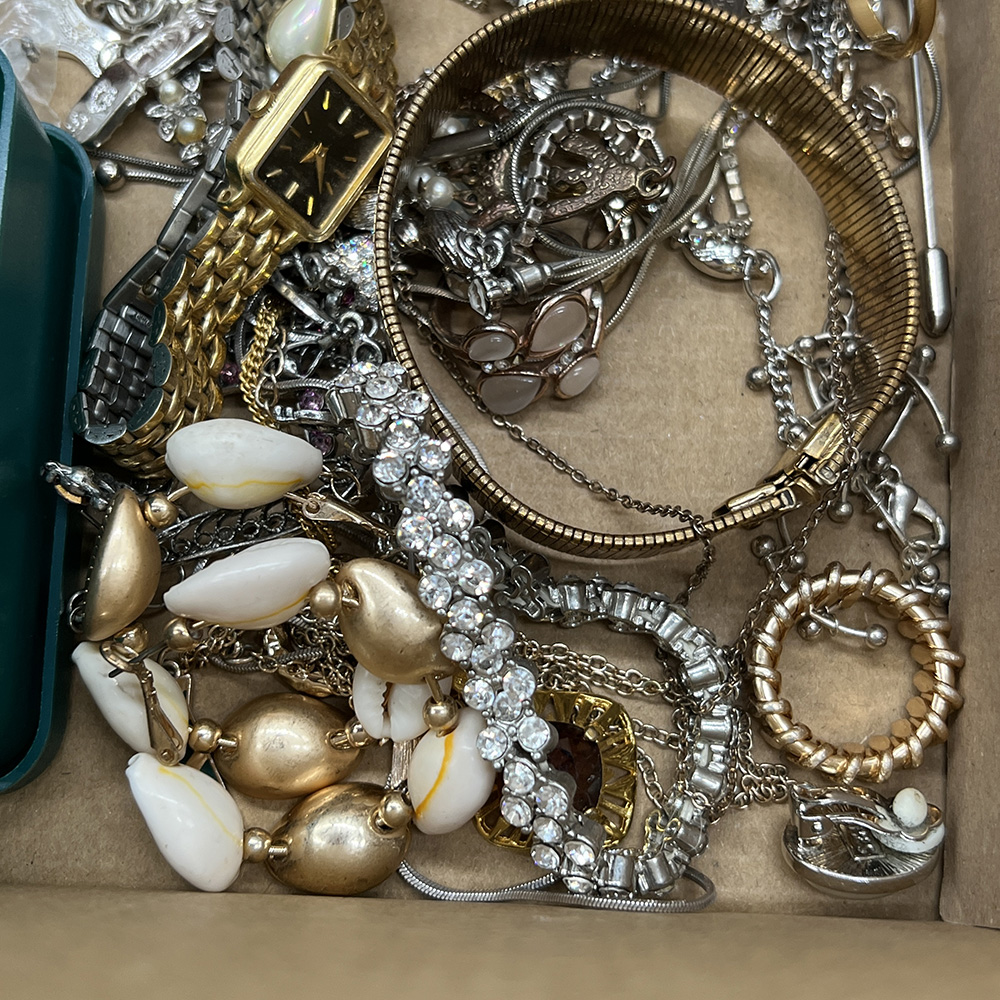 Mixed lot of costume jewellery - Image 4 of 5