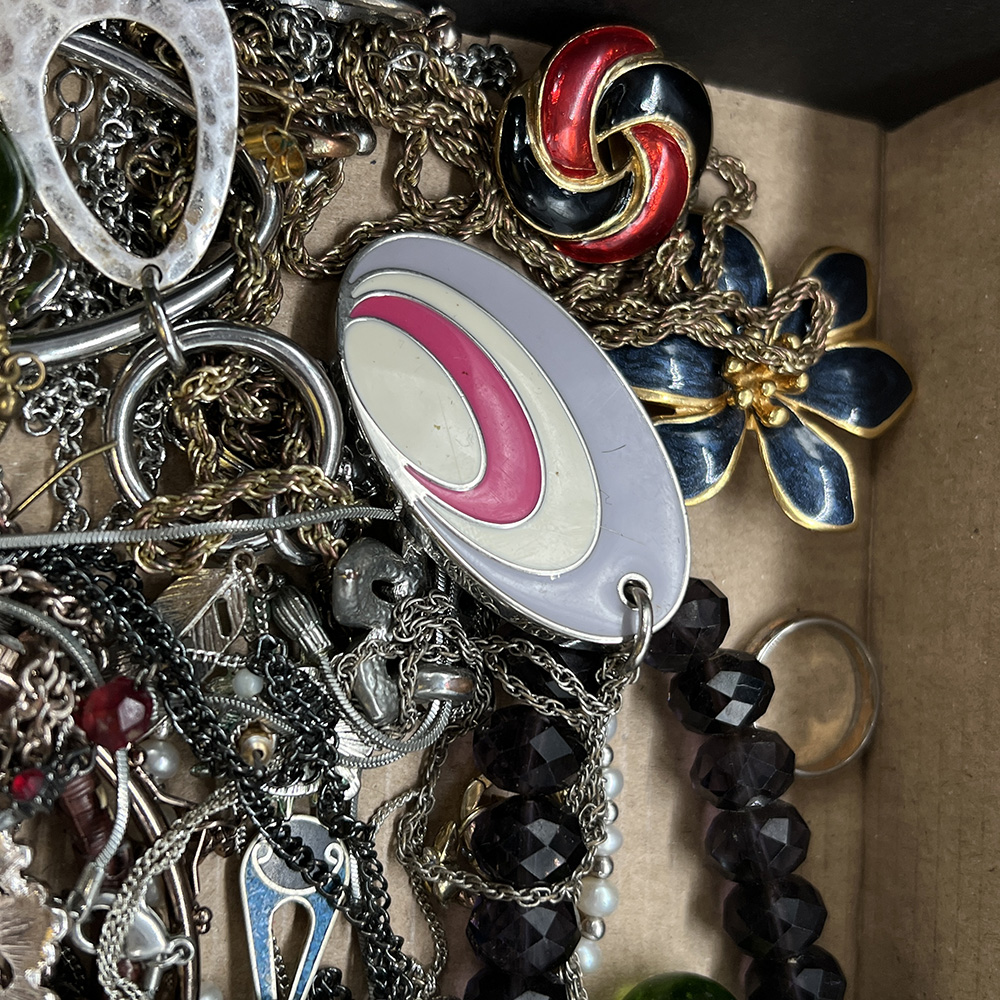 Mixed lot of costume jewellery - Image 3 of 5