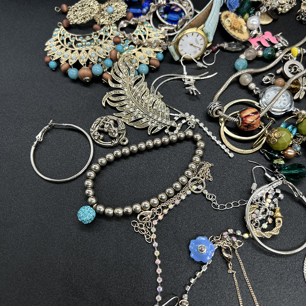 Mixed lot of costume jewellery - Image 2 of 7