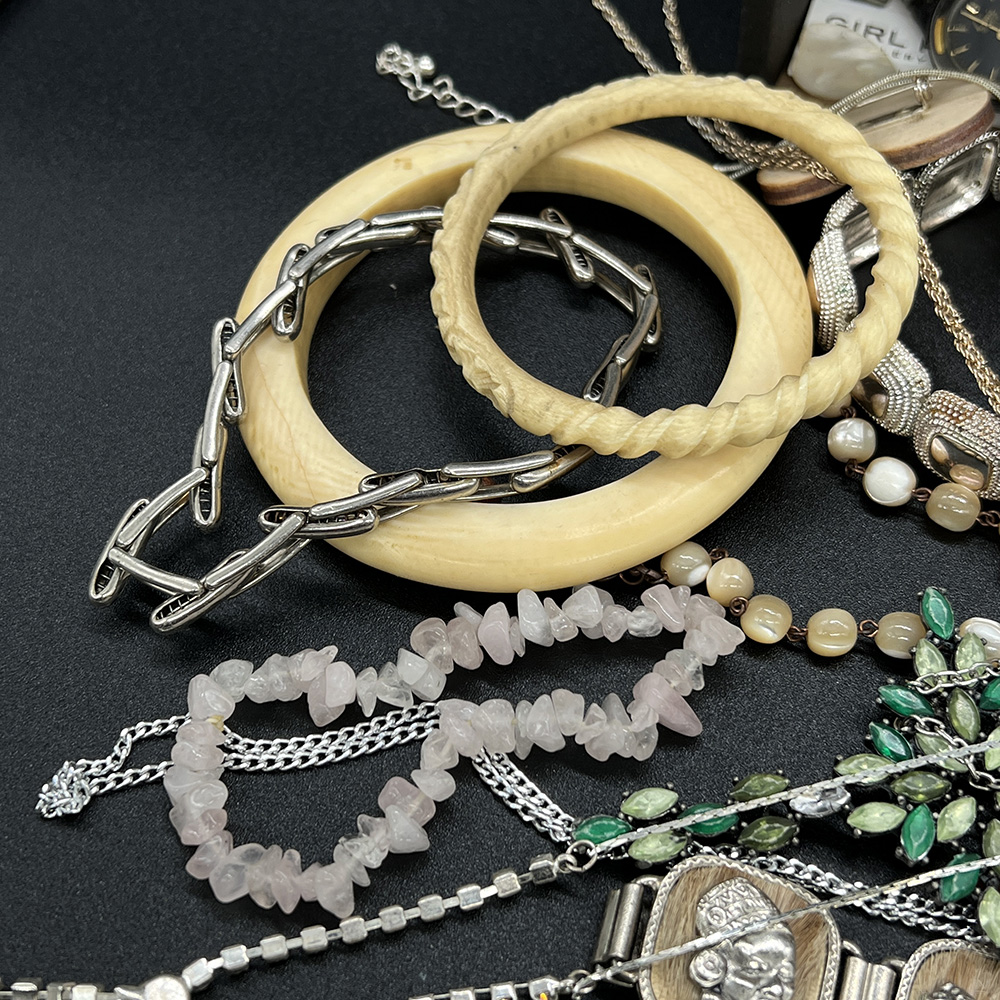 Mixed lot of costume jewellery - Image 6 of 9