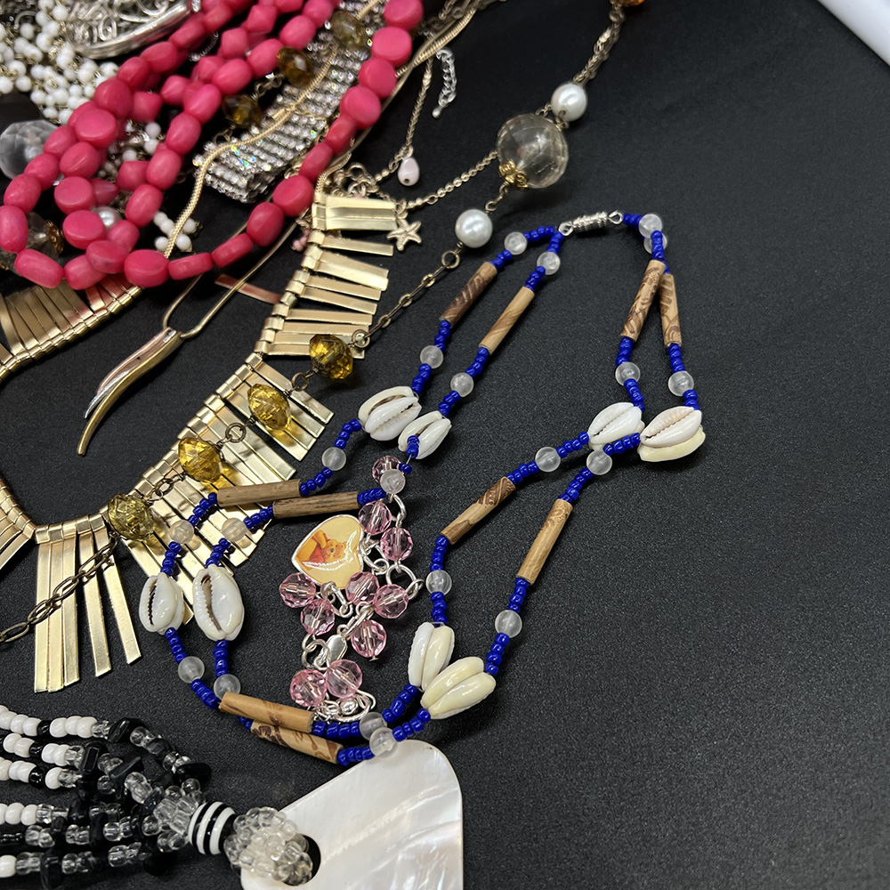 Mixed lot of costume jewellery - Image 3 of 8