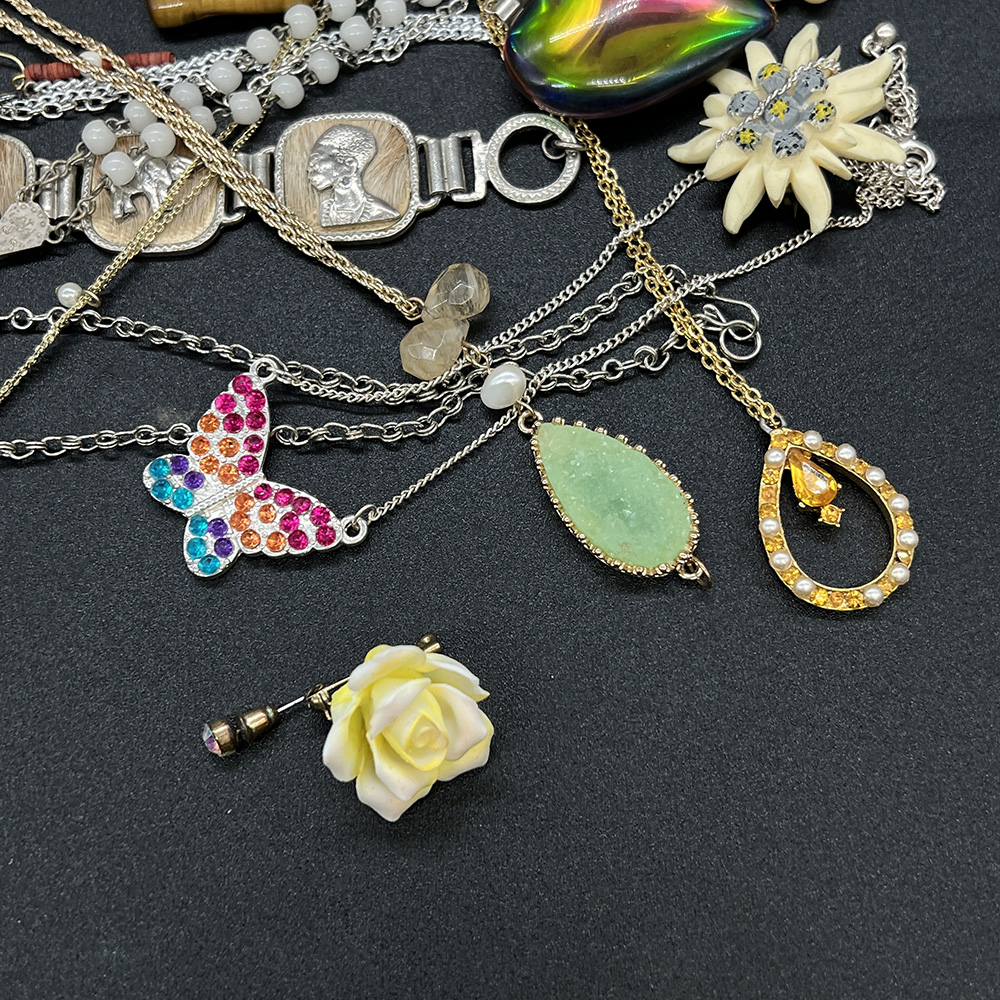 Mixed lot of costume jewellery - Image 3 of 9