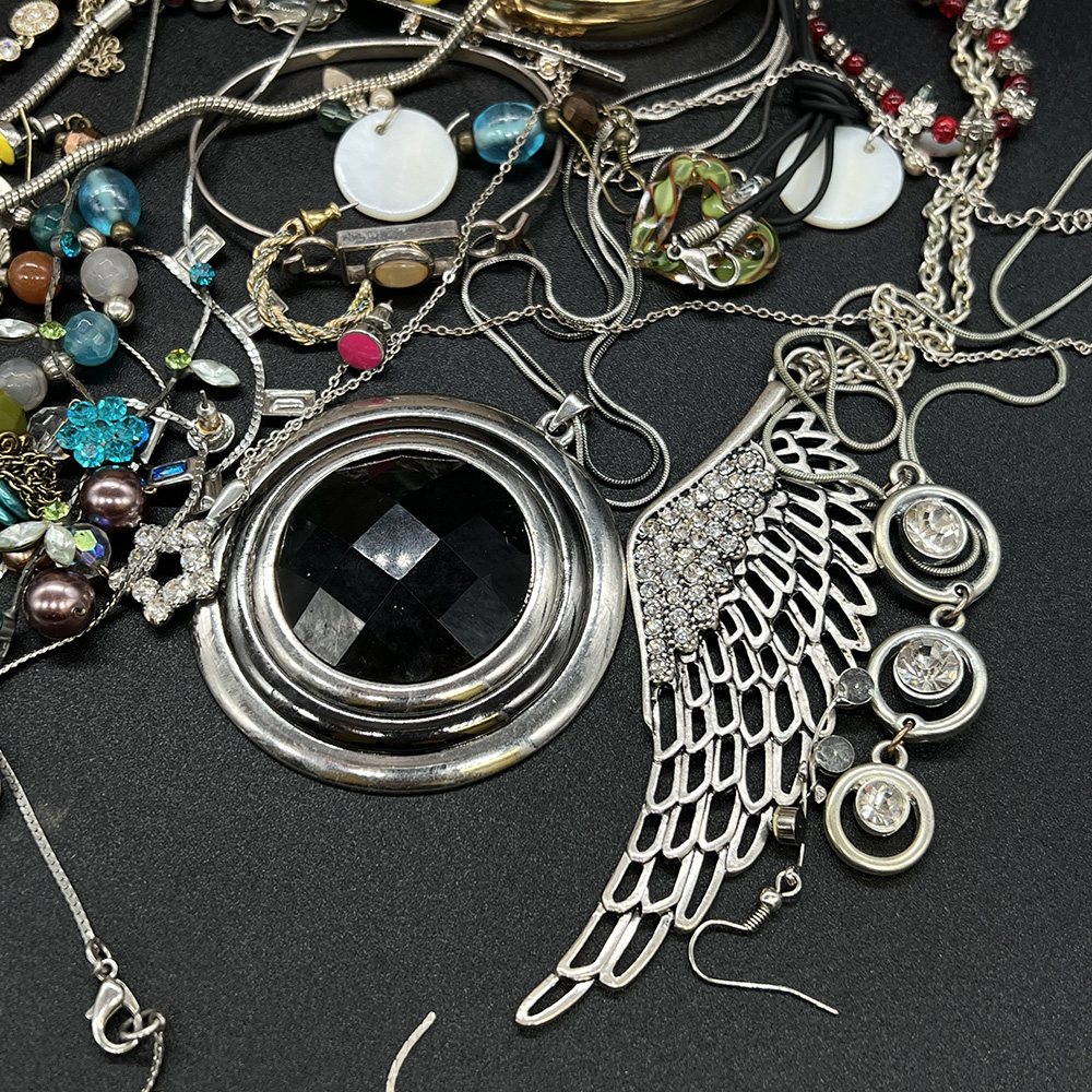 Mixed lot of costume jewellery - Image 6 of 7