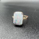 9ct yellow gold opal ring